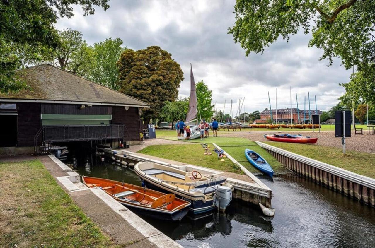 The Lensbury Resort Teddington Kültér fotó